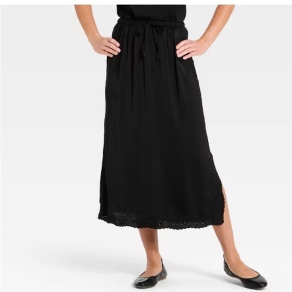 NWT Universal Thread Women's Cutwork Midi A-Line Skirt